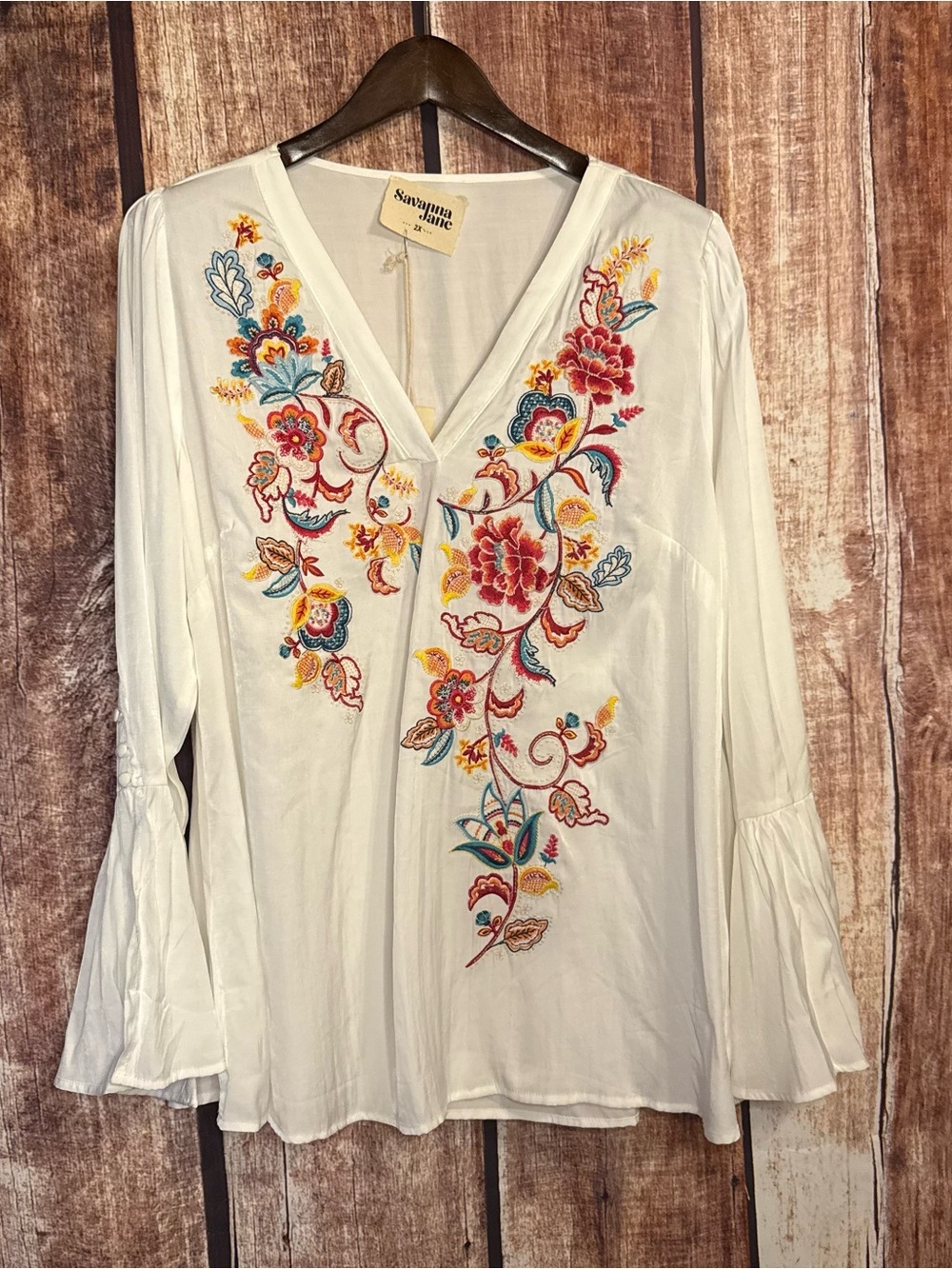 NWT Savanna Jane Embroidered V-Neck Boho Top